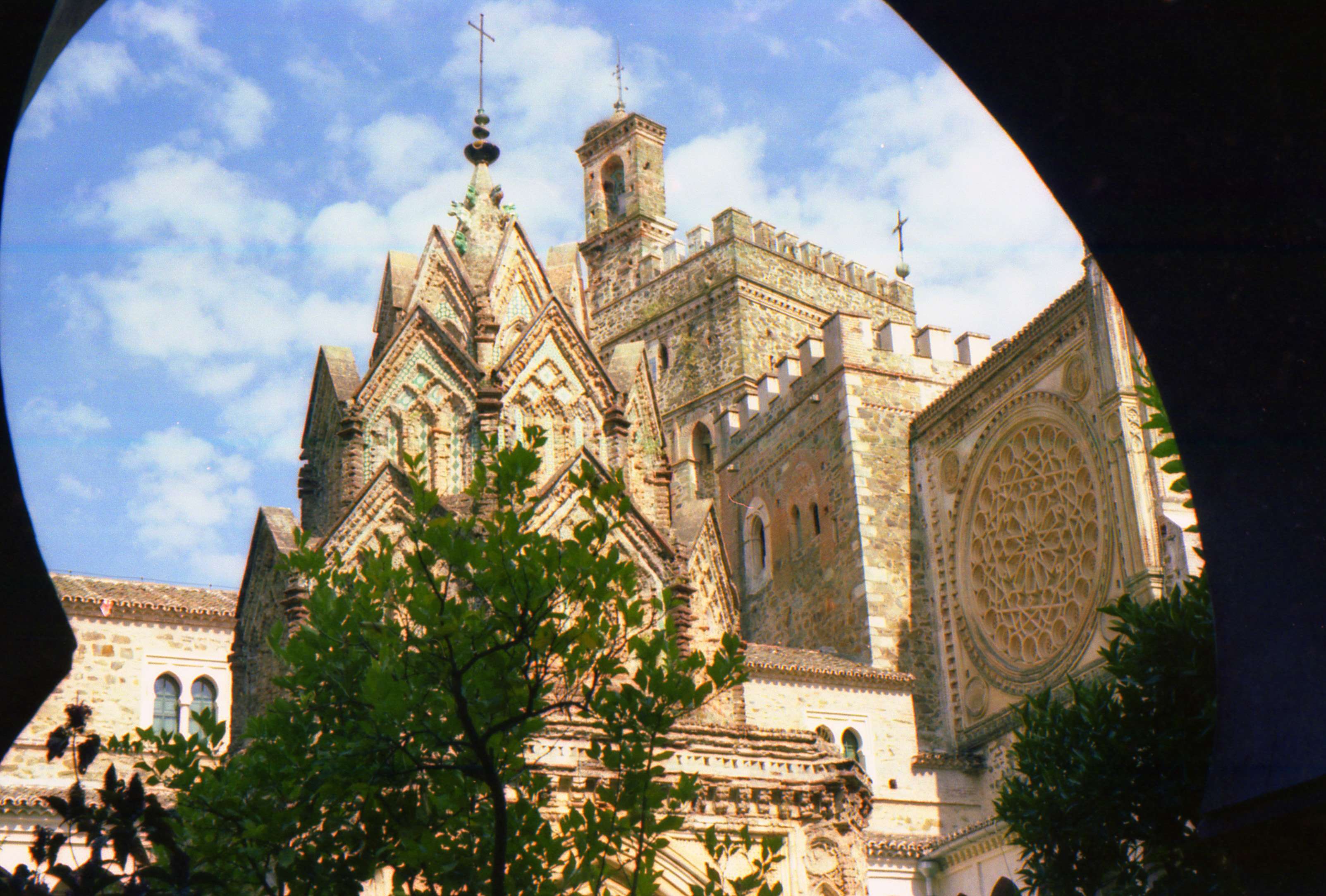 Monasterio de Guadalupe, Monumento-España (1)